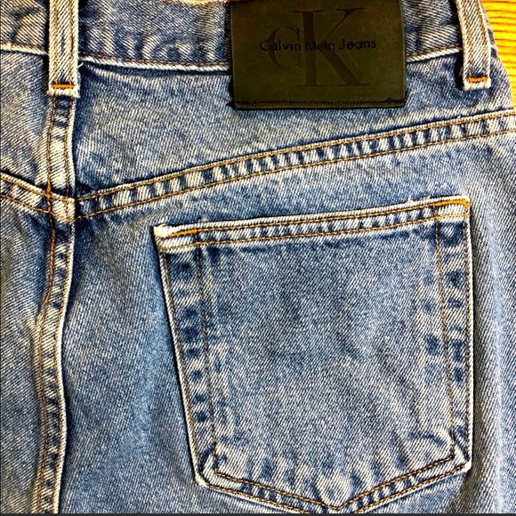 Vintage Calvin Klein High Rise Button Fly Cut-Off Raw Hem Denim Shorts Size 7 - Picture 5 of 7